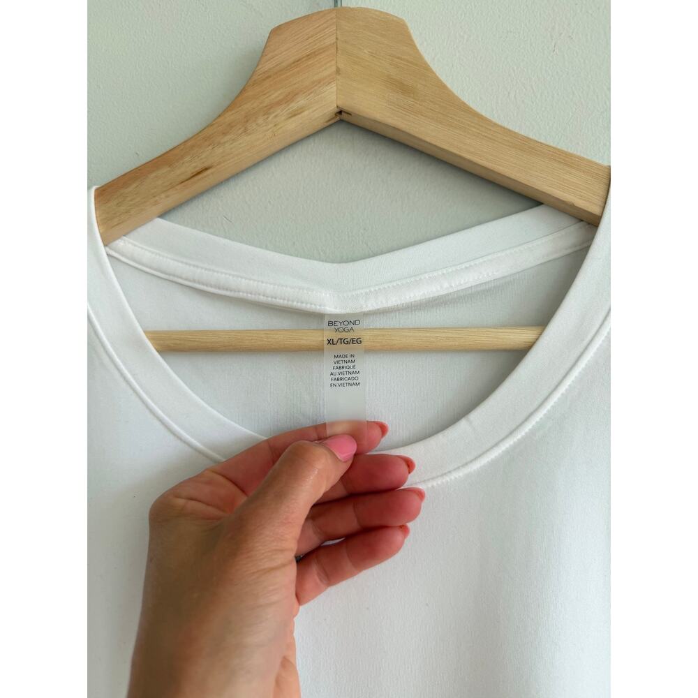 Beyond Yoga Featherweight On The Down Short Sleeve Activewear Top White XL NWT - Picture 6 of 9